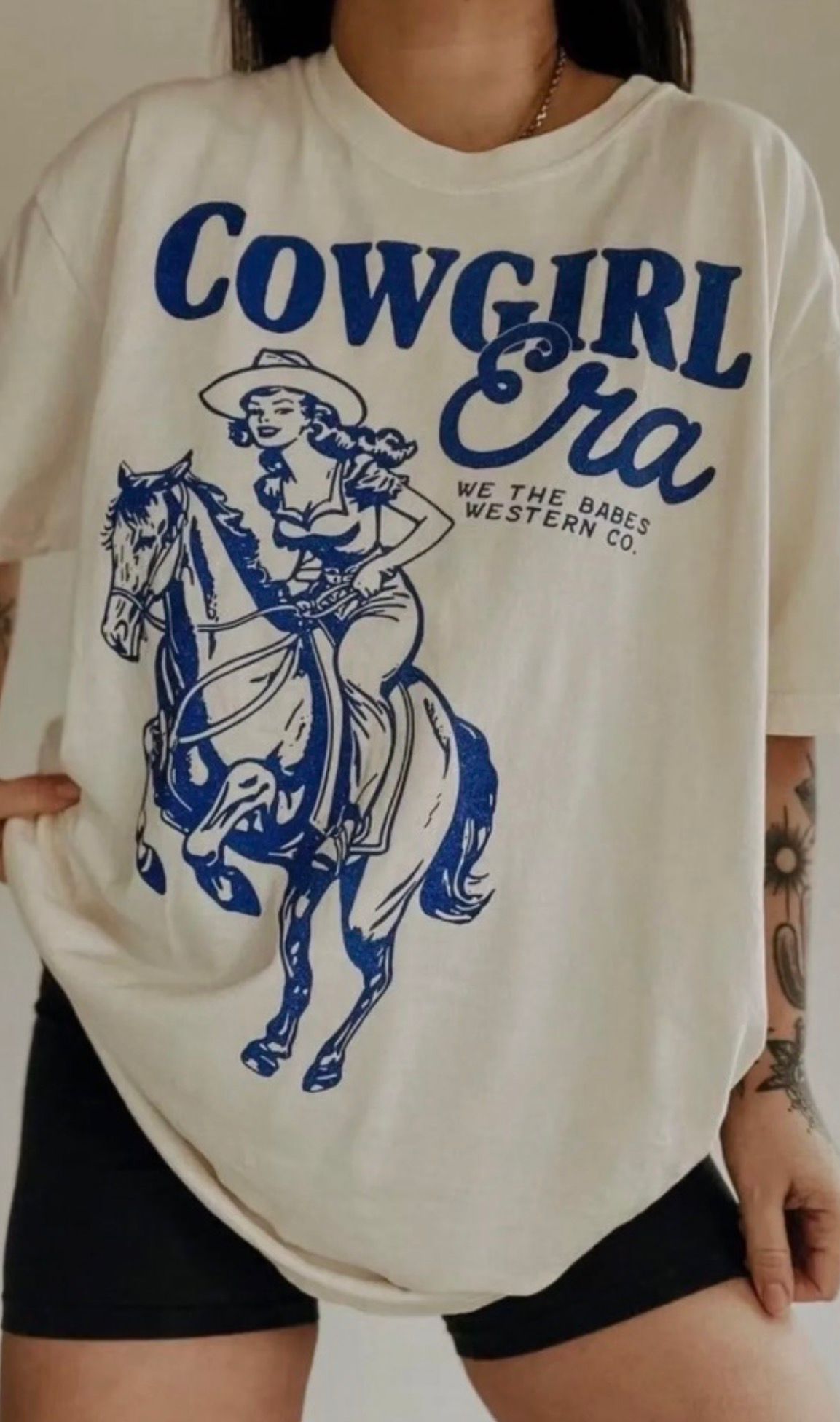 Oversized t-shirt cowgirl era